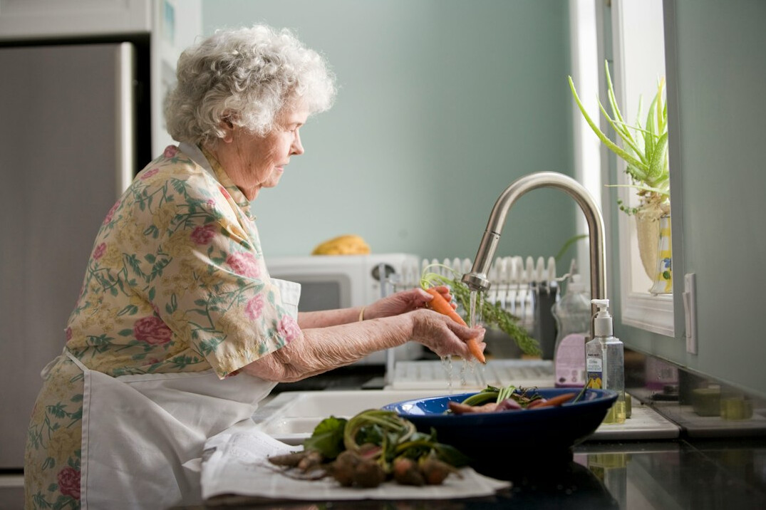 seniors cooking healthy meal